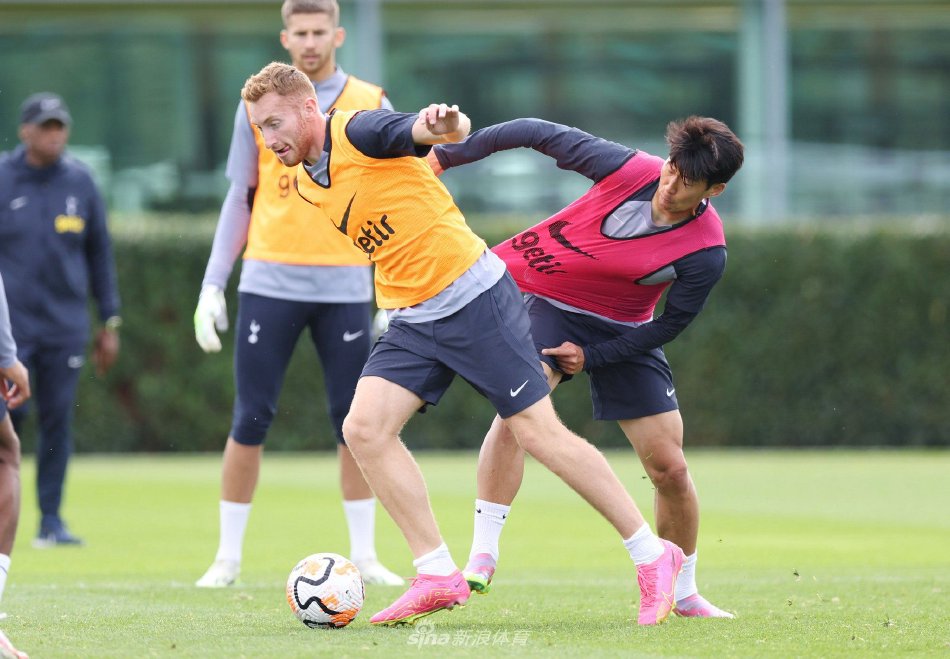 奥布拉克：我们有机会扳平比分；对方很容易就往中路完成传球（奥布拉克：原本能扳平；对手中路传递太轻松）