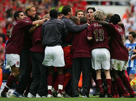 国乒五连胜毫无悬念，孙颖莎短暂挂靴，王曼昱挑大梁